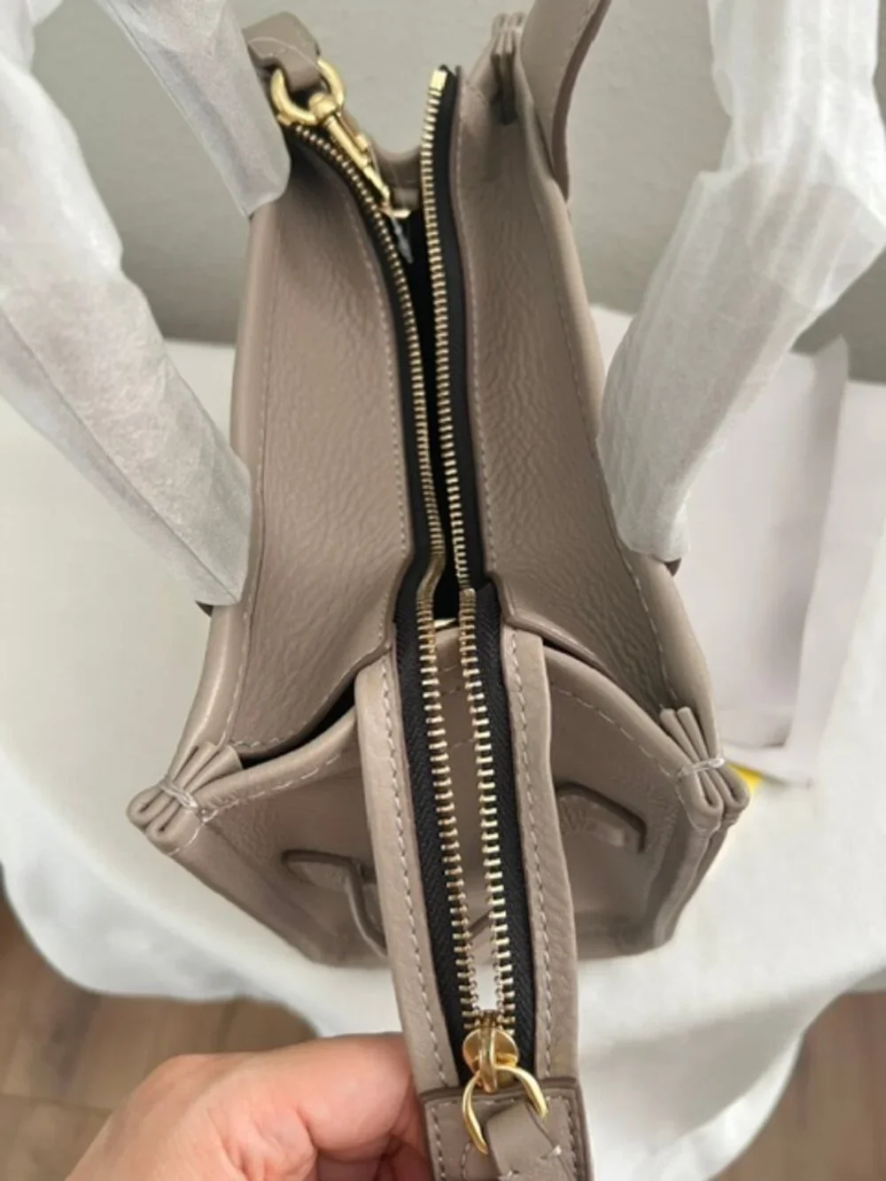 Marc Jacobs Women's Gray The Leather Small Cement Tote Bag